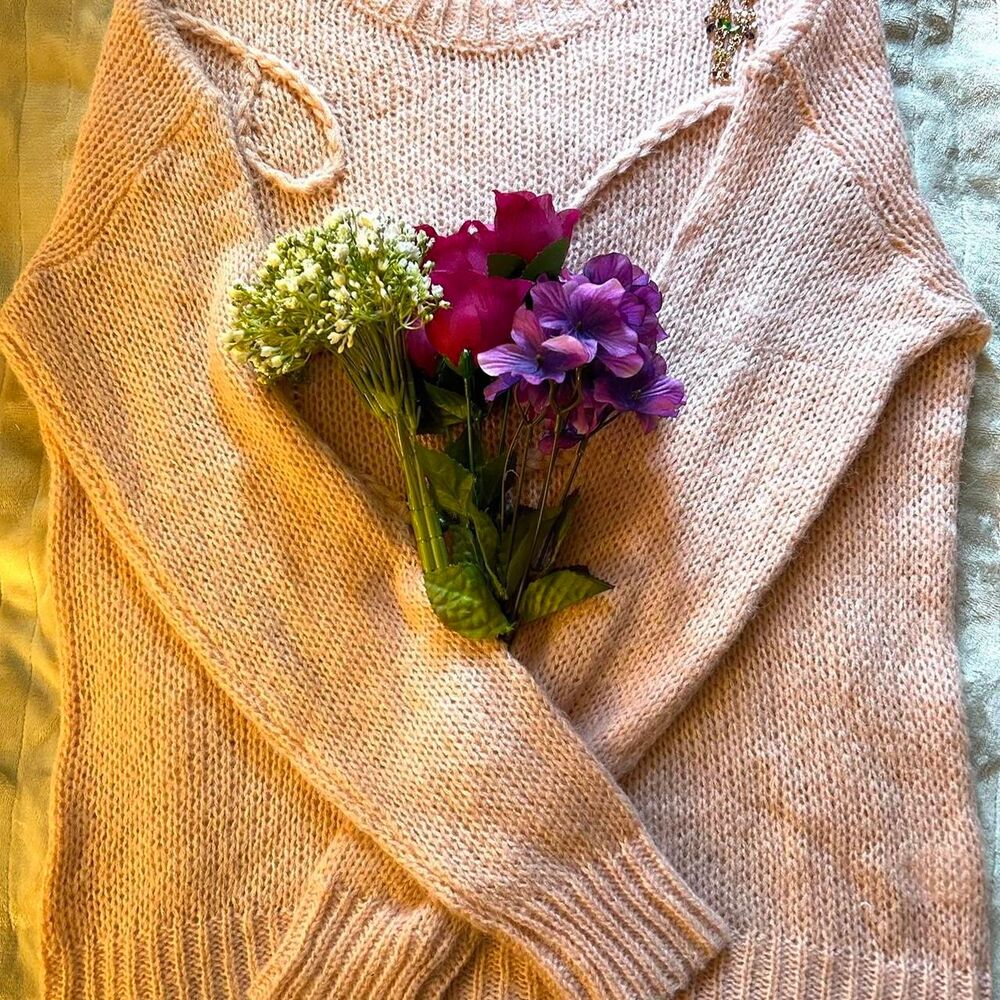 Pink Knit Sweater With Stitching Design